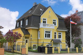 Strandhaus/Strandburg, Warnemünde